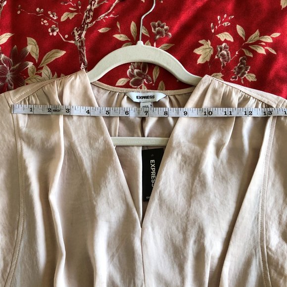 Satin V-Neck Hi-Lo Cream Tunic Blouse *NEW WITH TAGS* - Picture 14 of 16